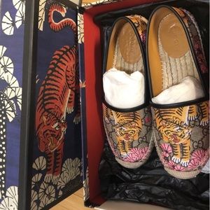 Preloved Authentic Gucci Espadrilles with painted tigers. Size 8 in Box